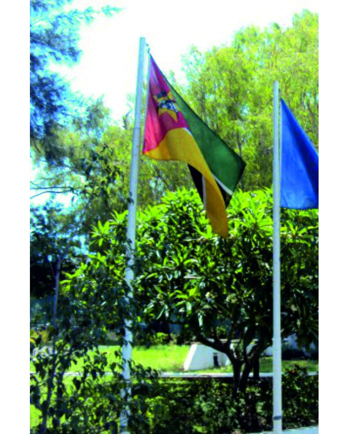 Bandera Mozambique exterior
